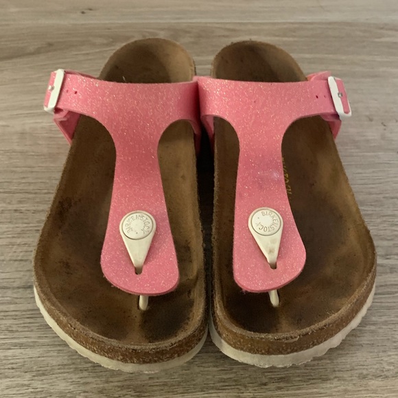Birkenstock Other - Girls Birkenstock Gizeh sandals pink metallic